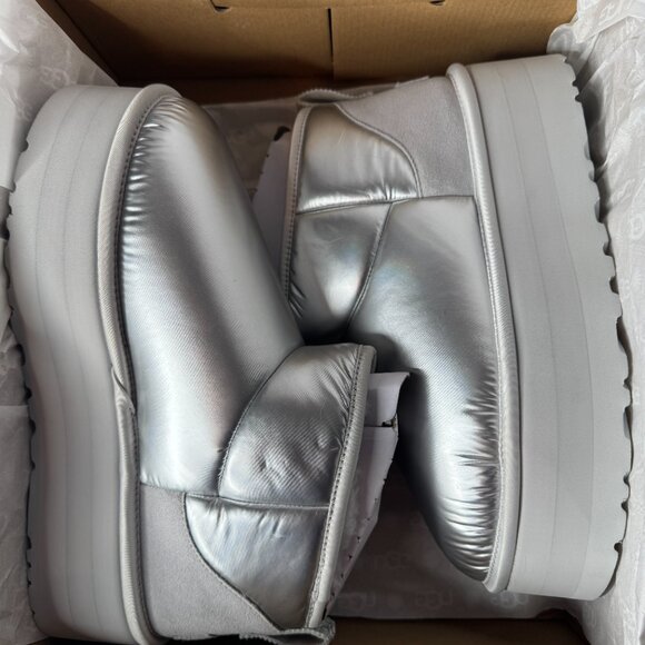 UGG Boots - Picture 9 of 10